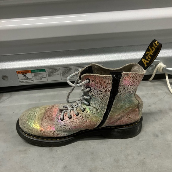 DR. MARTENS Pascal 1460 Iridescent Rainbow Lace Up Unicorn Suede Combat Boots 5 - Picture 6 of 9